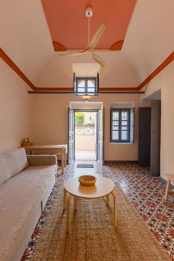 St.Mammas Traditional Apartment 메사리아 외부 사진