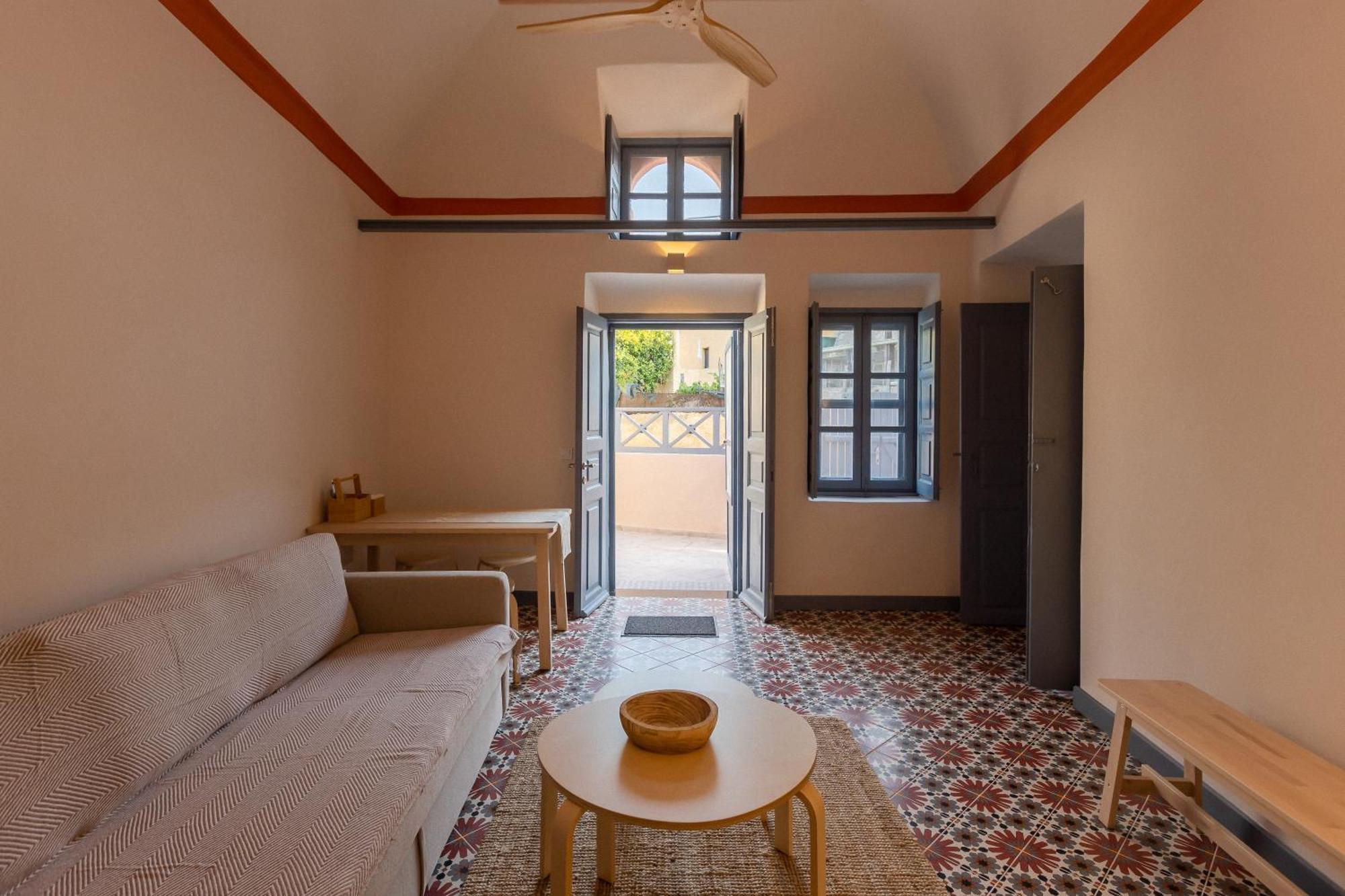 St.Mammas Traditional Apartment 메사리아 외부 사진